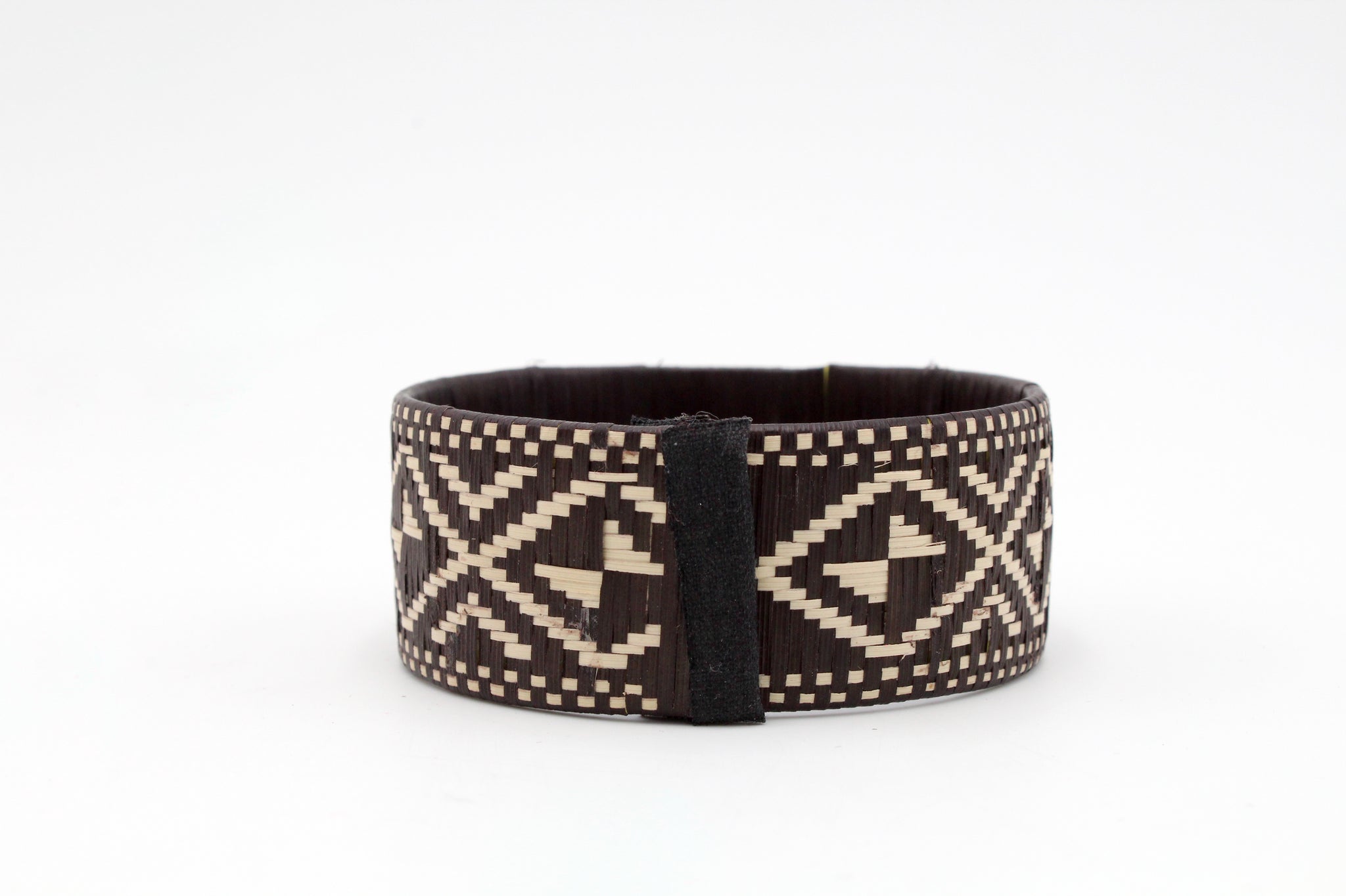 Black and White Geometric Pattern - Medium Cuff Caña Flecha Bracelet 2