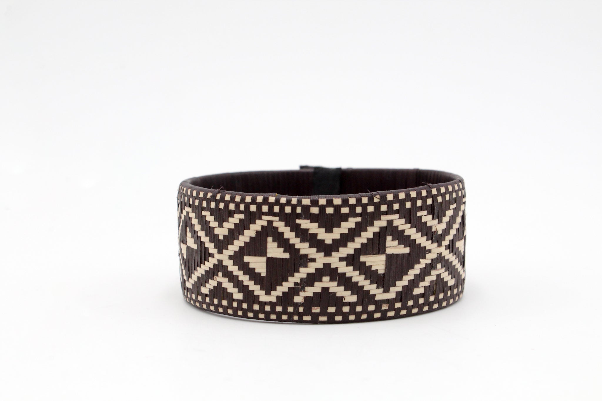 Black and White Geometric Pattern - Medium Cuff Caña Flecha Bracelet 2