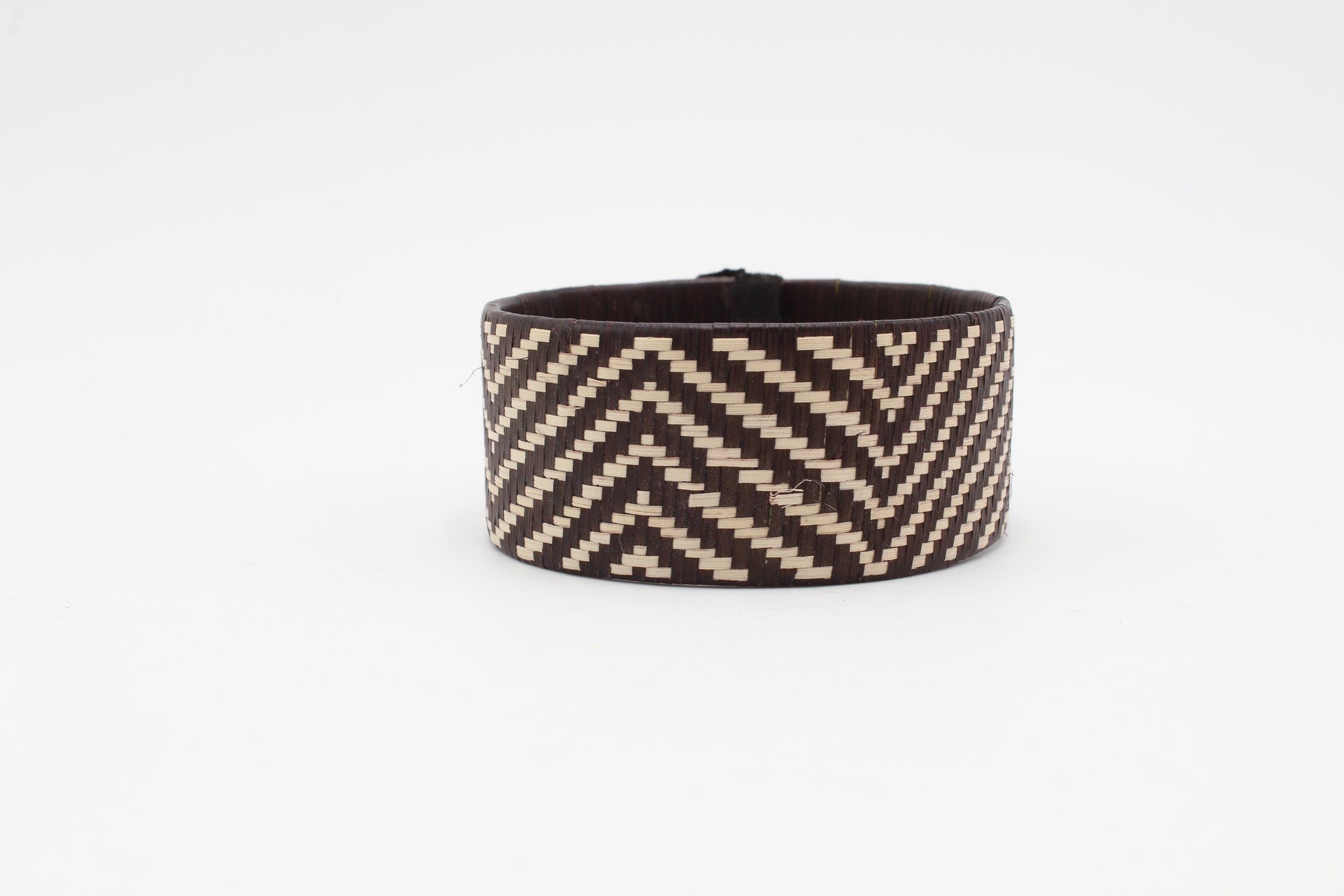 Black and White Chevron - Medium Cuff Caña Flecha Bracelet