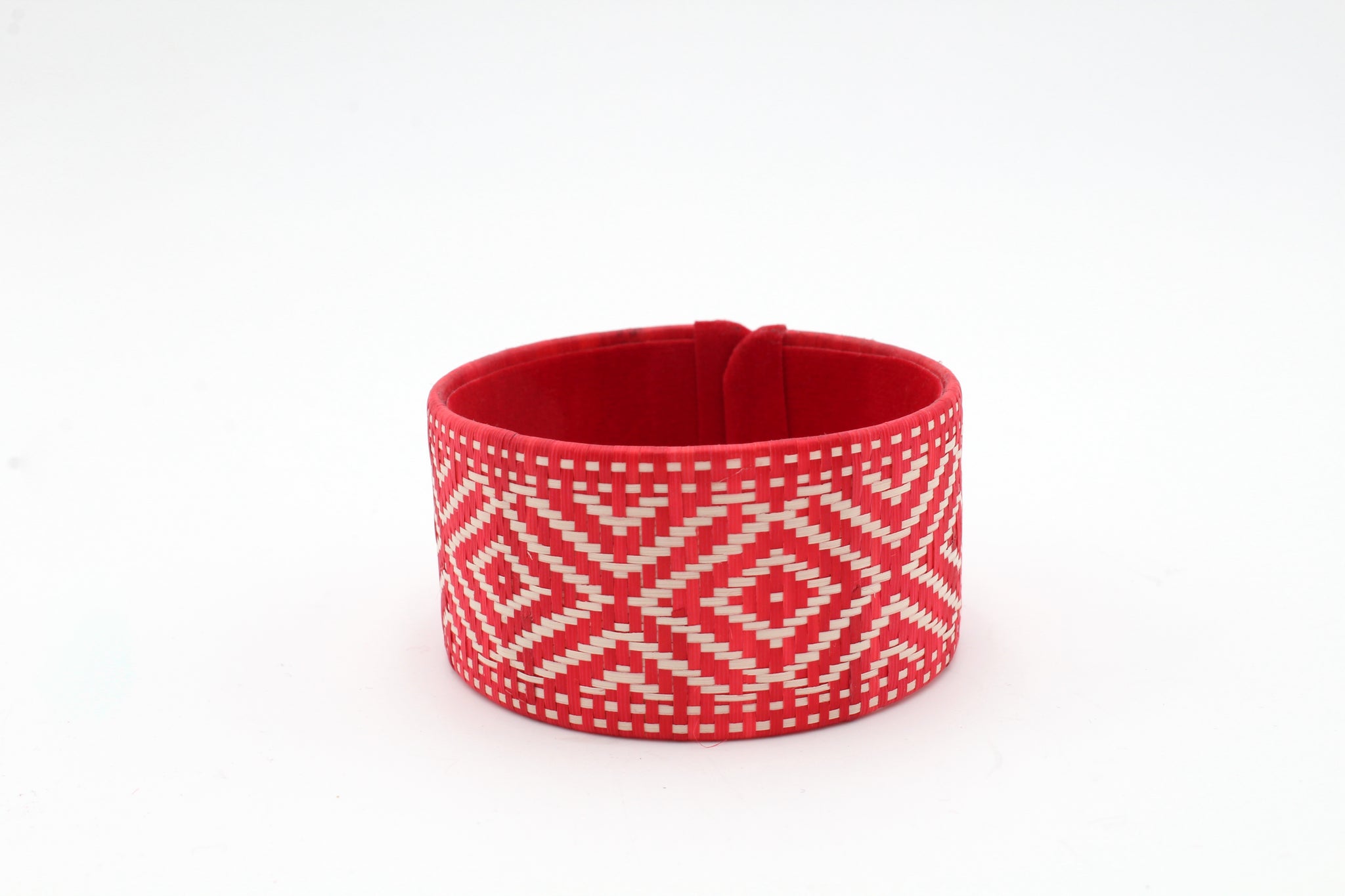 Red and White X’s and O’s - Medium Cuff Caña Flecha Bracelet