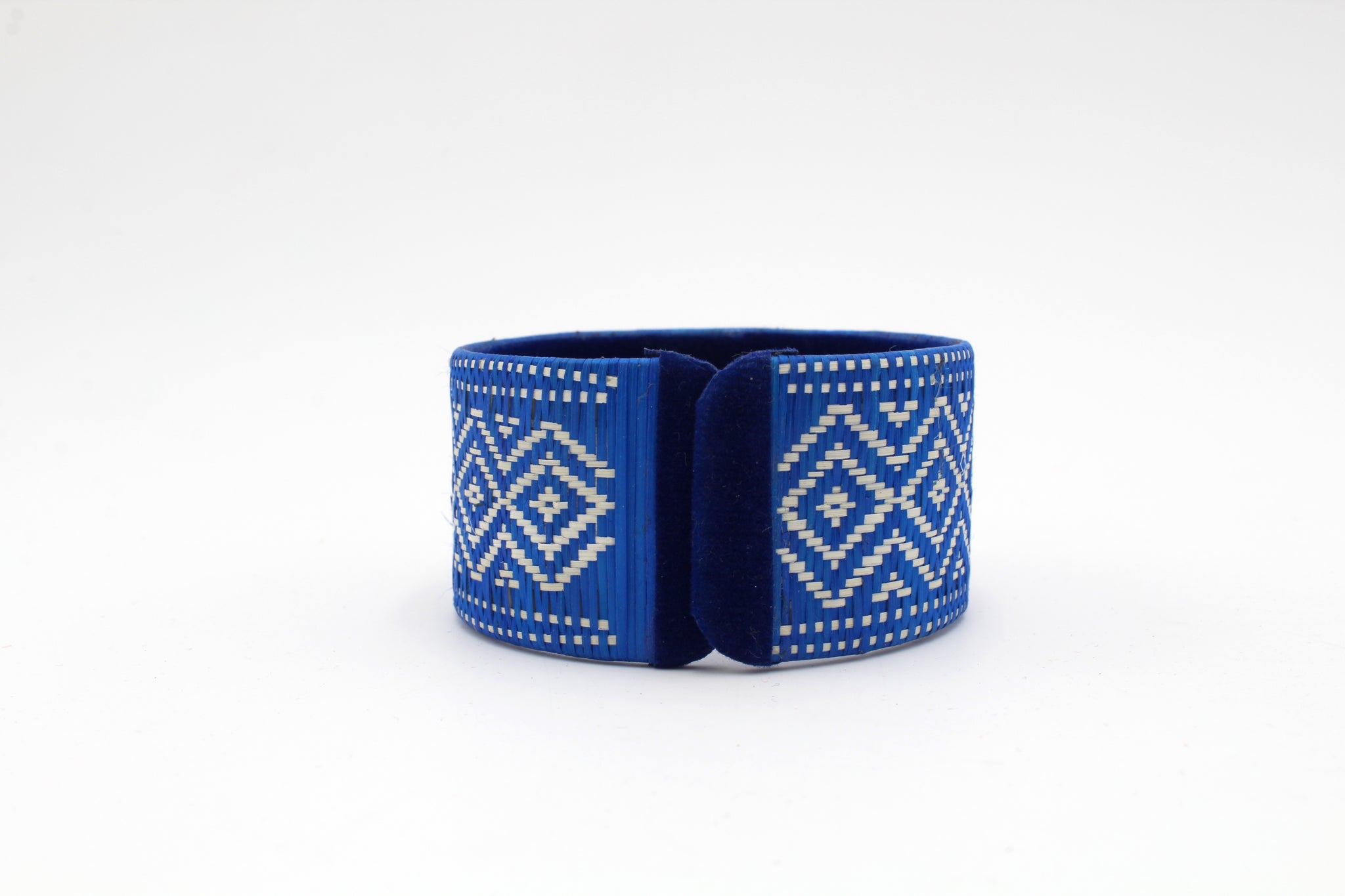 Blue and White Diamond - Medium Cuff Caña Flecha Bracelet